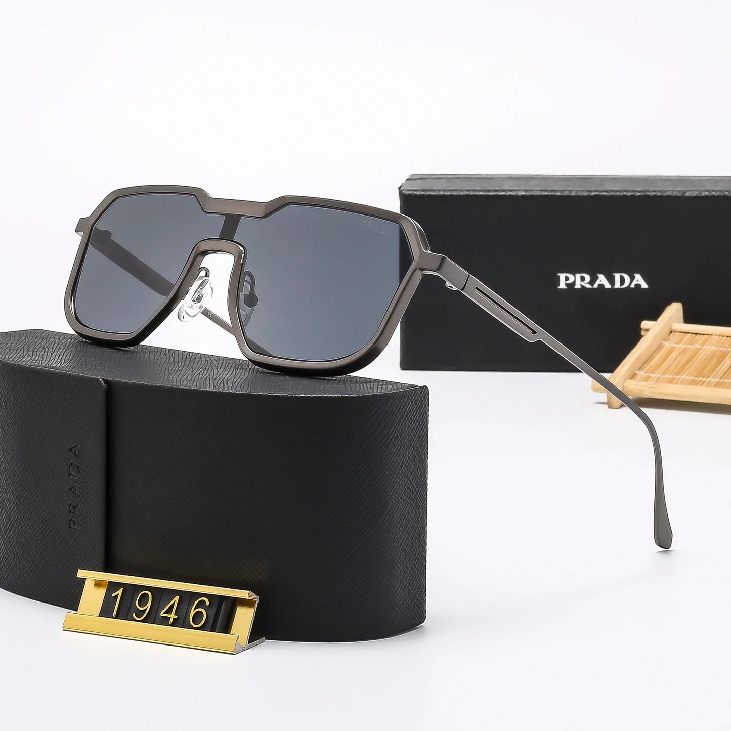 Fashion Sunglassesā1946